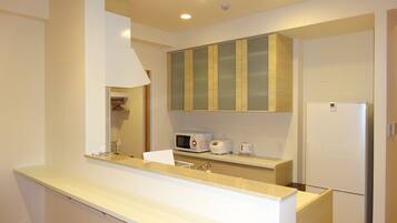 2 Bedroom Apartment | Private kitchenette | Fridge, microwave, stovetop, electric kettle