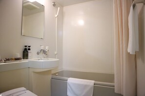 Deep-soaking bathtub