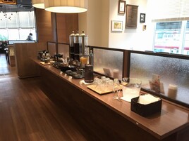 Desayuno completo diario (JPY 890 por persona)