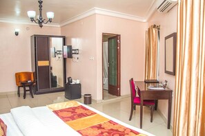 Presidentiële suite, Meerdere bedden | Een kluis op de kamer, gratis wifi, beddengoed