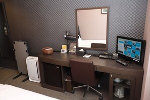 Laptop workspace, free WiFi, bed sheets - Keikyu Ex Inn Kamata (Tokyo)