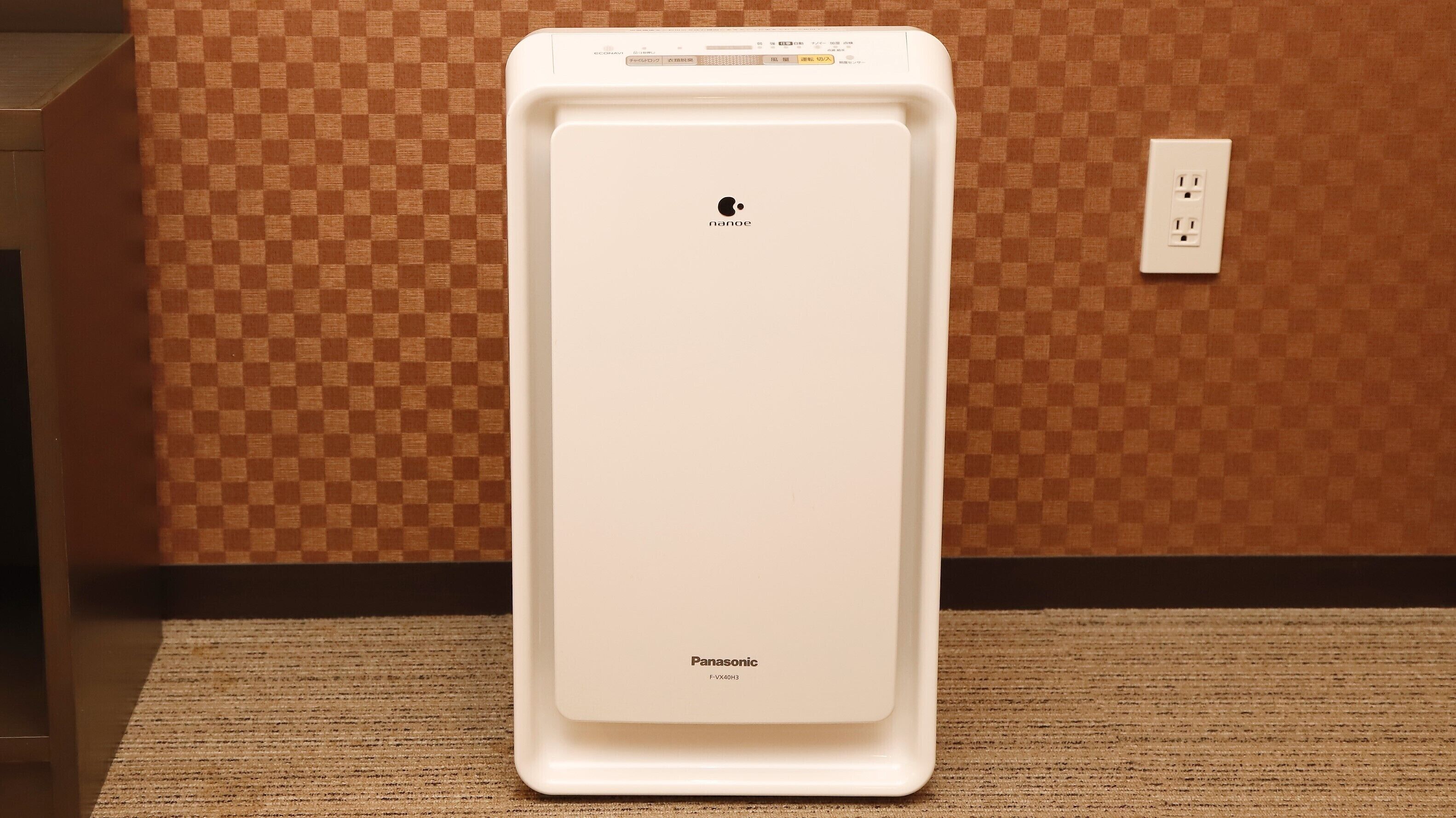 laptop workspace, free wifi, bed sheets