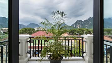 Deluxe Twin Room, Mountain View | Balcony view