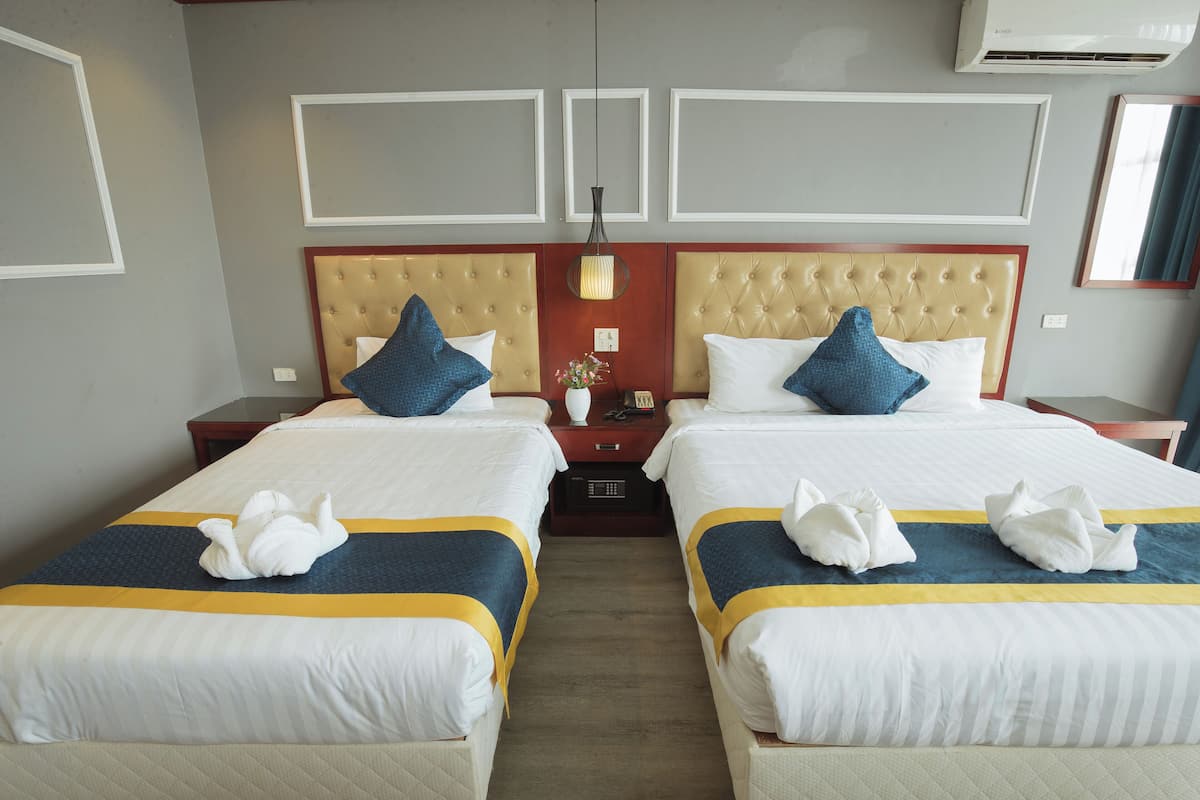 1 bedroom, premium bedding, minibar, in-room safe