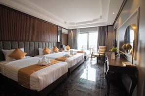 Premium bedding, minibar, in-room safe, desk - Confetti Garden Hotel (Vang Vieng)