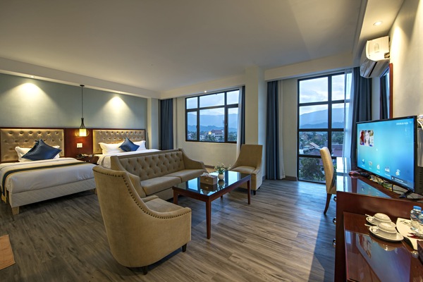Junior Suite | Premium bedding, minibar, in-room safe, desk
