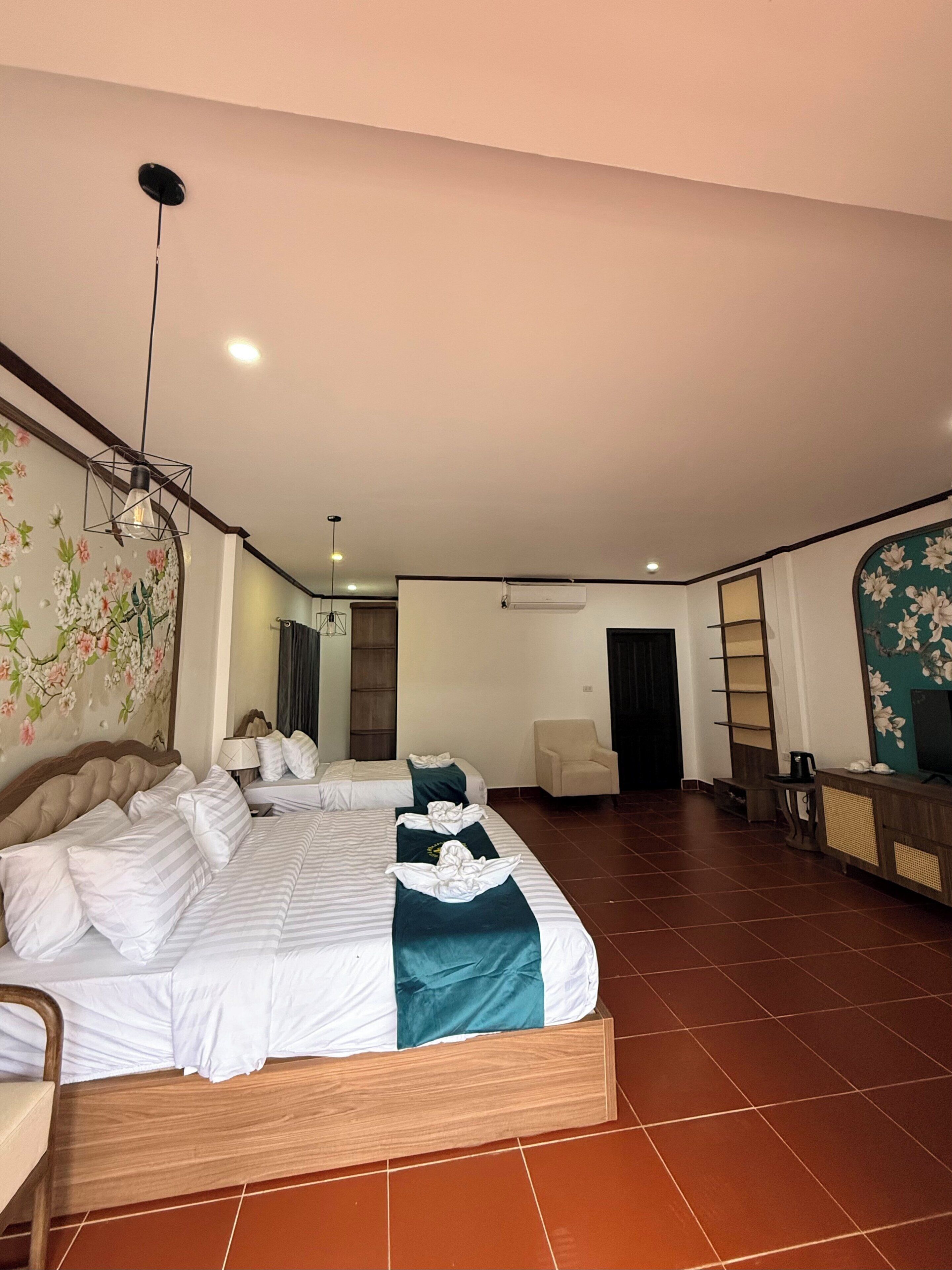 Familien-Dreibettzimmer, Poolblick