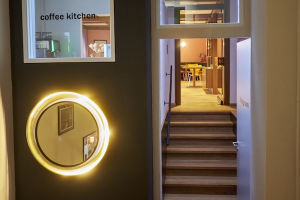 Desayuno de autoservicio diario (EUR 13.50 por persona)