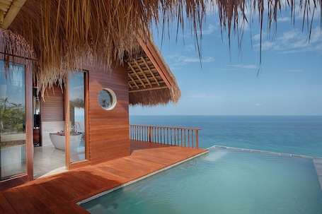 Private pool. Lelewatu Resort Sumba