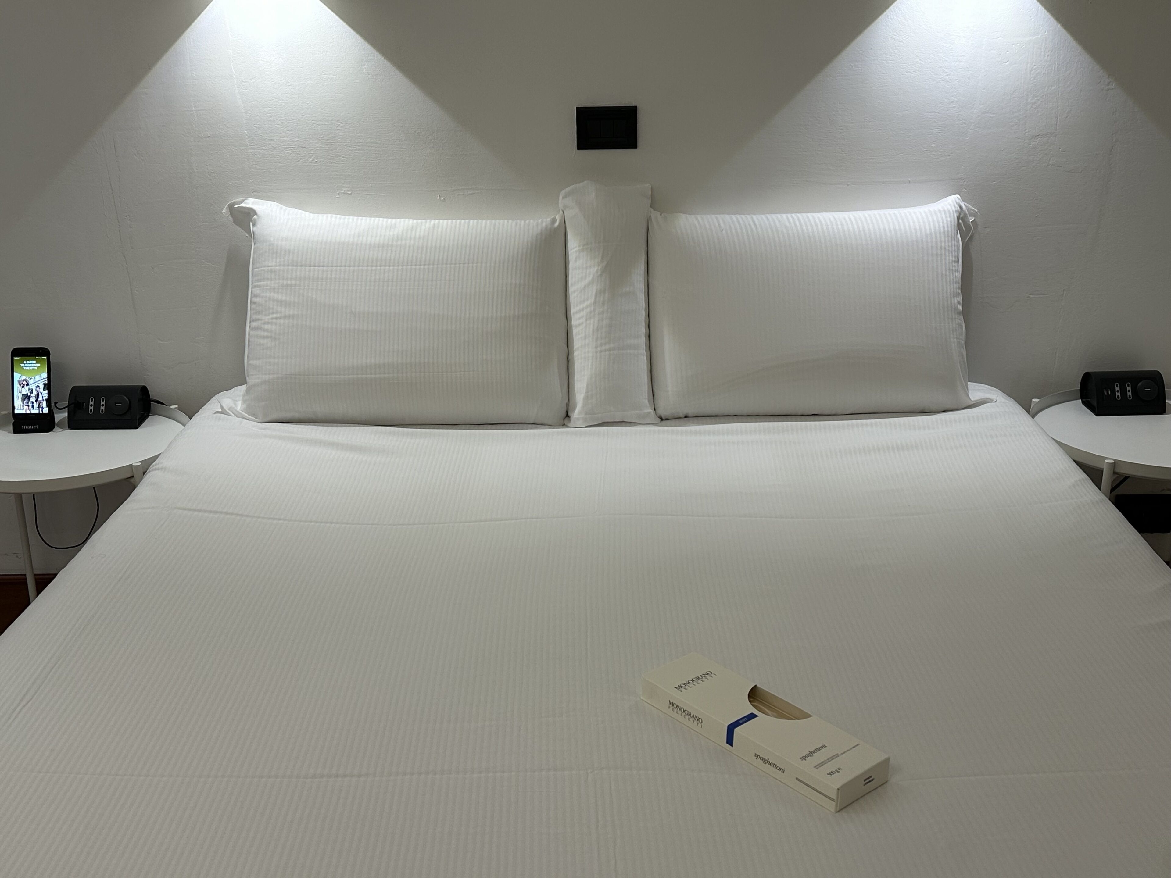 1 bedroom, premium bedding, down duvets, minibar