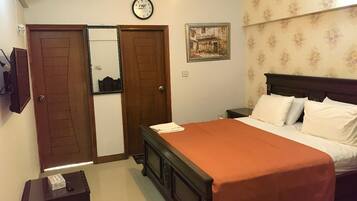 Iron/ironing board, free WiFi