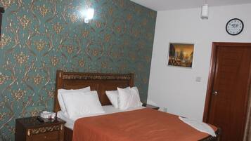 Bügeleisen/Bügelbrett, kostenloses WLAN