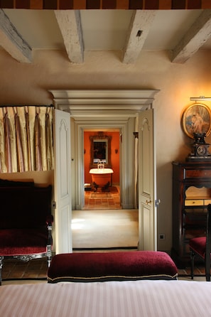 Flat-screen TV - Relais et Châteaux Michel Trama l'Aubergade (Puymirol)
