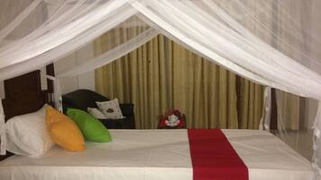 Kamar Triple Deluks | Seprai katun Mesir, seprai premium, dan selimut bulu angsa