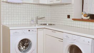 Chalet, 4 Bedrooms | Bathroom amenities | Hair dryer, towels