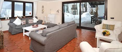 Chalet, 4 Bedrooms | Living room | Flat-screen TV, table tennis