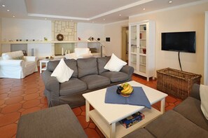 Chalet, 4 camere da letto | Soggiorno | TV a schermo piatto, tavolo da ping pong