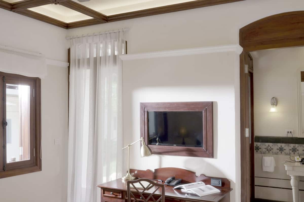 Mouhot Balcony Garden View | 1 bedroom, premium bedding, minibar, in-room safe