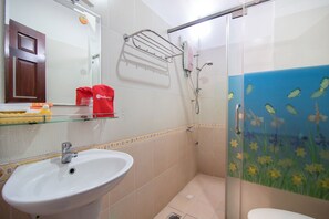 Standard-Zweibettzimmer | Badezimmer