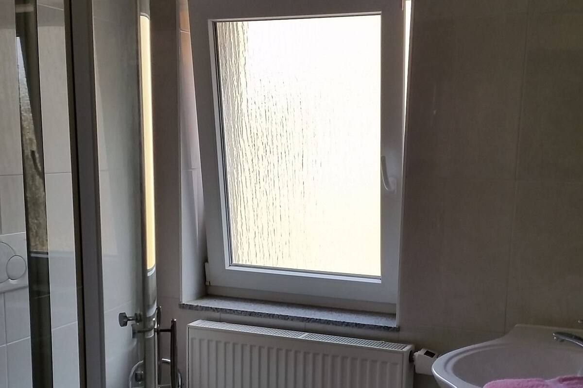 Habitación doble, baño privado (Z4) | Wifi gratis y ropa de cama