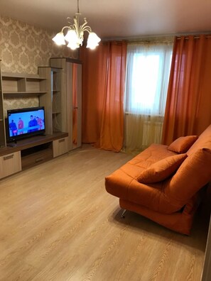 Departamento, 2 habitaciones | Sala de estar | Televisión 