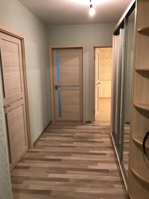 Apartment, 2 Schlafzimmer | Wohnbereich | Fernseher