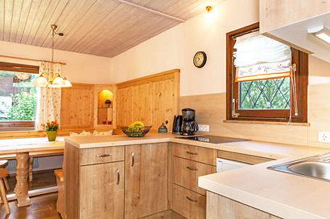 Comfort huis, meerdere bedden, niet-roken | Privékeuken | Een koelkast, een magnetron, een oven, een kookplaat