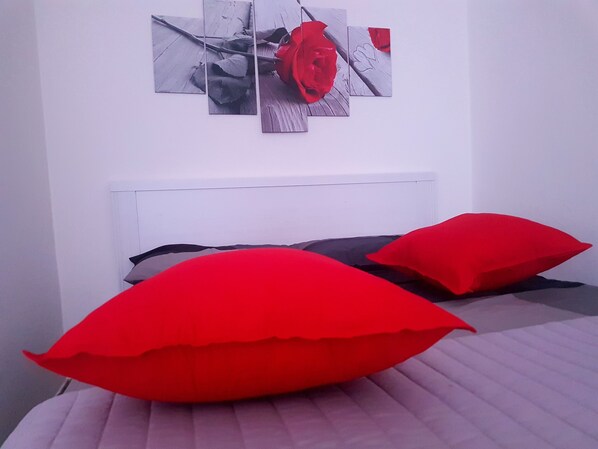 Desk, rollaway beds, free WiFi, bed sheets