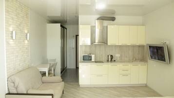 Apartment | Schreibtisch, Bügeleisen/Bügelbrett, kostenlose Zustellbetten