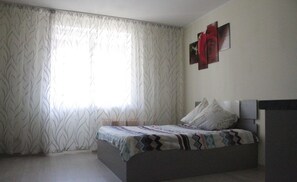 Estudio | Tabla de planchar con plancha, wifi gratis y ropa de cama 