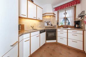Apartment, 1 Schlafzimmer | Eigene Küche | Kühlschrank, Mikrowelle, Ofen, Herdplatte