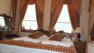 1 habitación, ropa de cama de alta calidad, cubrecamas y minibar