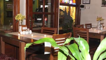 Se sirven desayunos, comidas y cenas