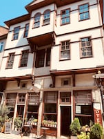 Konaklama yerinin ön cephesi