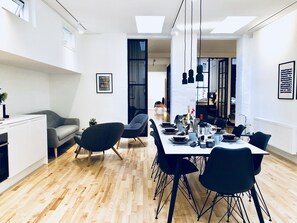 Luxury Apartment, Non Smoking | Premium bedding, individually decorated, individually furnished, desk