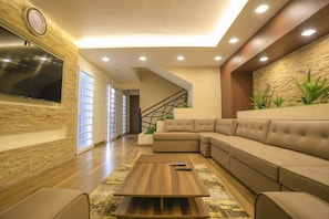 Living area - Gloria Chalet (Mirbat)