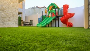 منطقة لعب الأطفال - خارجية