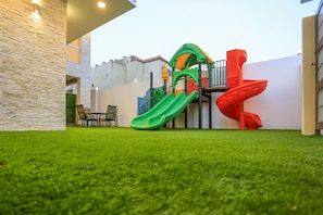 Children’s play area – outdoor - Gloria Chalet (Mirbat)