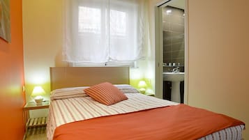 Minibar, escritorio, cortinas blackout y sistema de insonorización