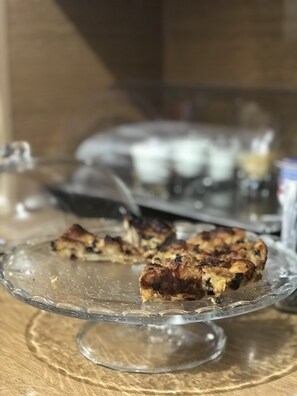 Petit déjeuner buffet (12 EUR par personne)