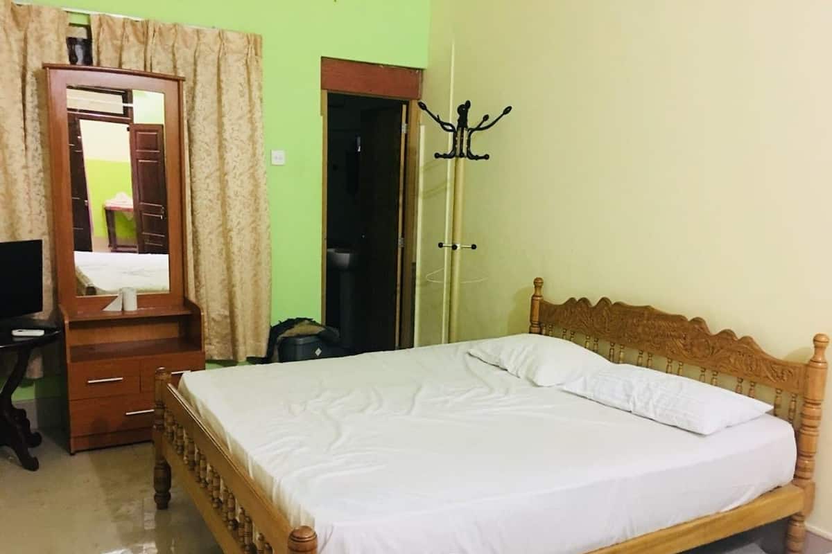 Quarto família, 2 camas de casal, para não fumantes | Cofres nos quartos, Wi-Fi de cortesia