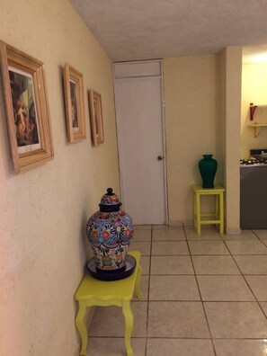 Bureau, fer et planche à repasser, Wi-Fi gratuit, draps fournis