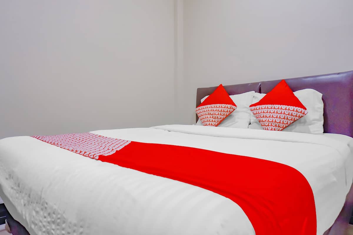 Standard Double Room | Desk, free WiFi, bed sheets