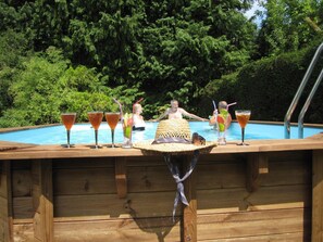Seasonal outdoor pool, open 9 AM to 10 PM, pool loungers - La Croix du Reh (Châteauneuf-la-Forêt)
