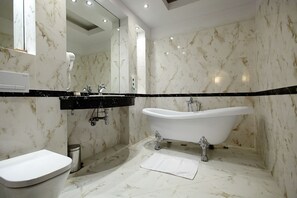 Business Double or Twin Room | Bathroom - Hotel Splendor (Stare Babice)