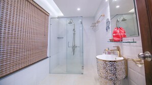 Family Room, Multiple Beds | Bathroom | Free toiletries, slippers, towels - Kadupul Hotel (Ho Chi Minh City)
