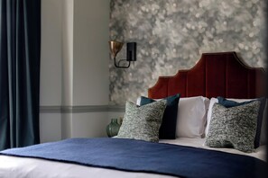 Snug Double Room | Free WiFi, bed sheets - Pontcanna Inn (Cardiff)
