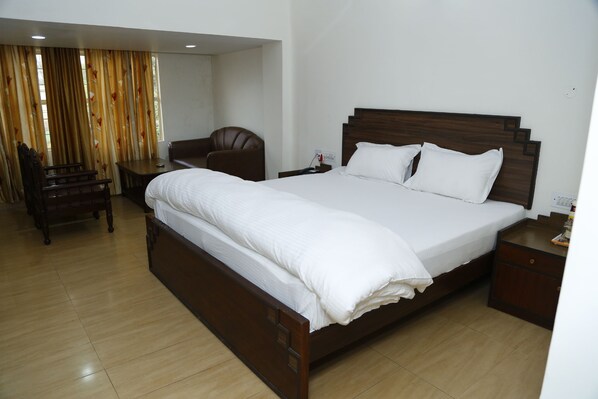 Chambre Exécutive, 1 trÚs grand lit, fumeur