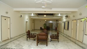 Lobby sitting area - Hotel Omega BLU (Muzaffarnagar)