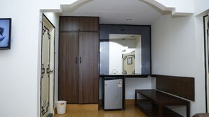 Executive Room, 1 King Bed, Smoking - Hotel Omega BLU (Muzaffarnagar)
